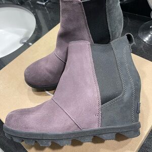 7.5 Sorel Joan of Arch III Wedge Ankle Boot in Plum and Charcoal
